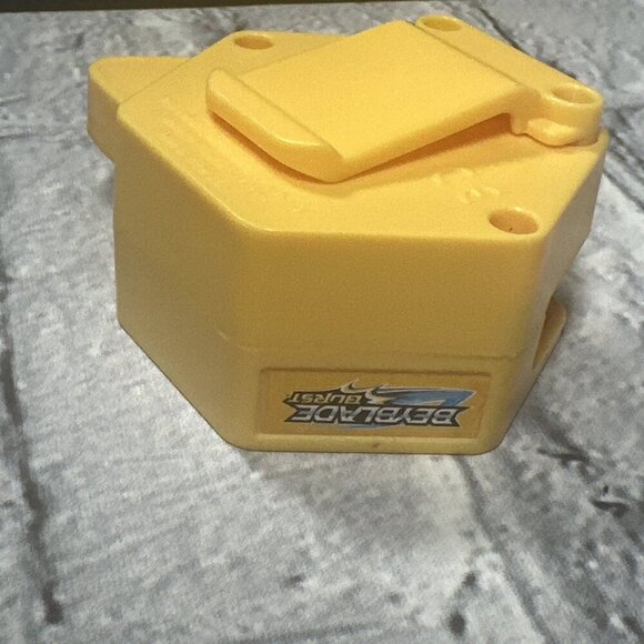 McDonald's Happy Meal Toy 2020 Beyblade Burst #4 Free & Fafnir - Picture 7 of 8